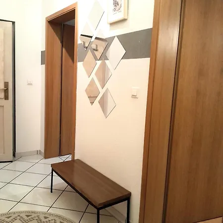 Spacious In Old-west - Leutsch Apartment